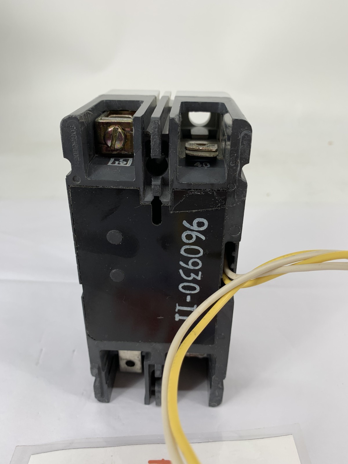 Eaton FD2040 40A 2P 600VAC Circuit Breaker w/Eaton SNT1RP08K Shunt Trip