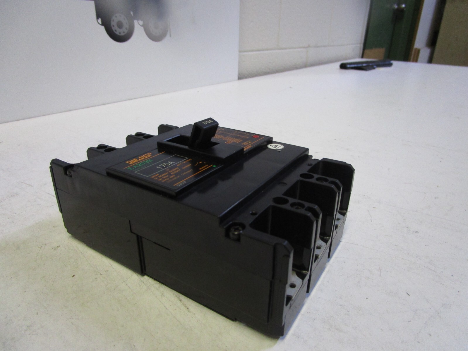 FUJI EA203B 175A 3 POLE CIRCUIT BREAKER USED FREE SHIPPING!!!!!!!!!!!!!