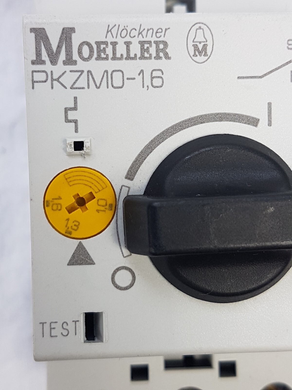 Moeller PKZM0-1.6 Circuit Breaker Motor Protector 400-690VAC 50/60Hz 1.6A Unused