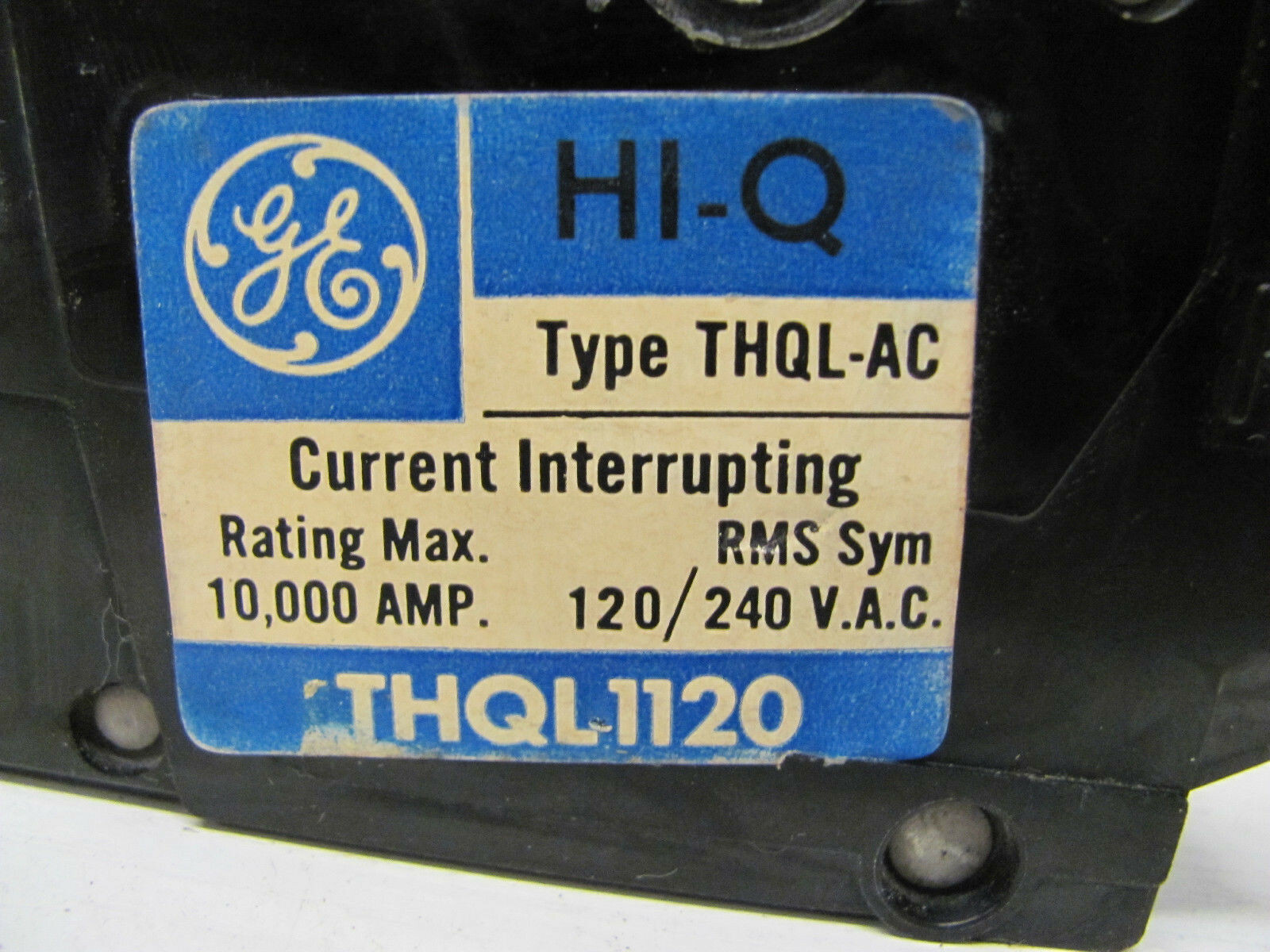 LOT OF 4 GENERAL ELECTRIC CIRCUIT BREAKERS TQL / THQL1120 120VAC/240VAC 20A USED