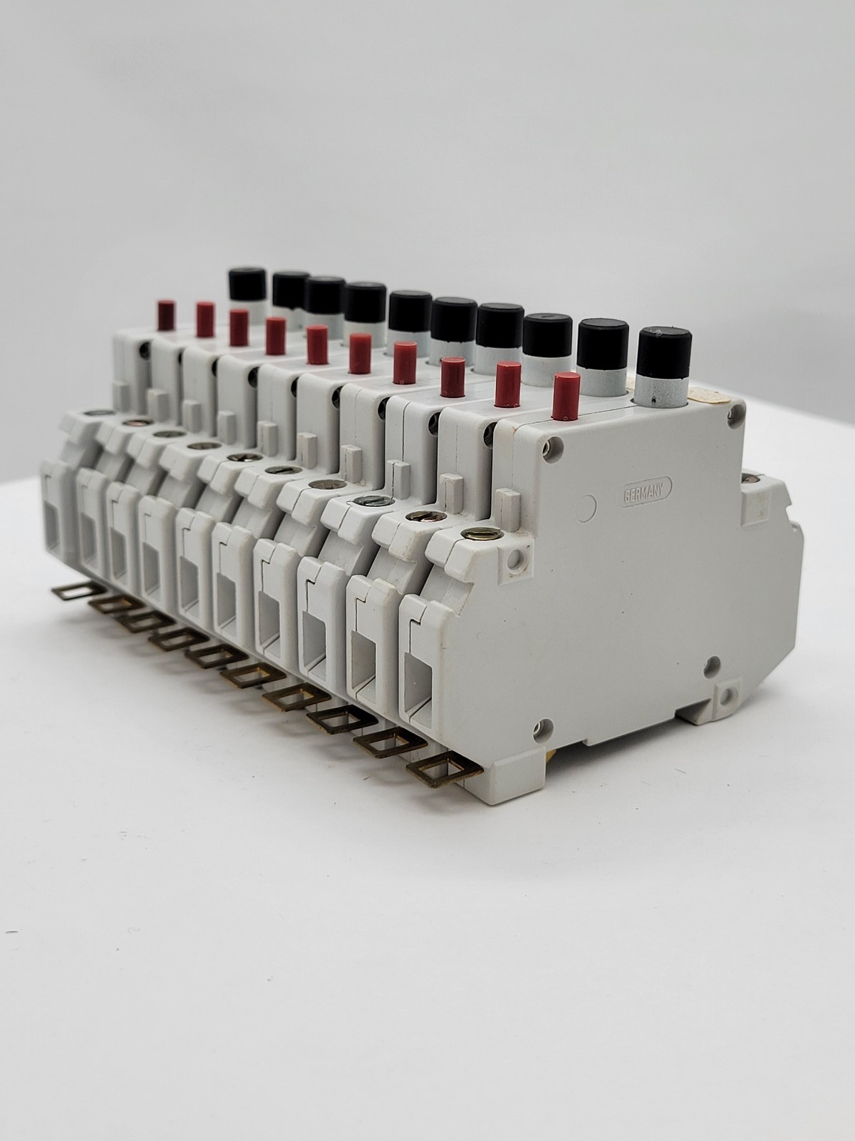 10PC Square D 9080GCB-10 Bolt-On Circuit Breaker 1A 1P 250/65V Series B