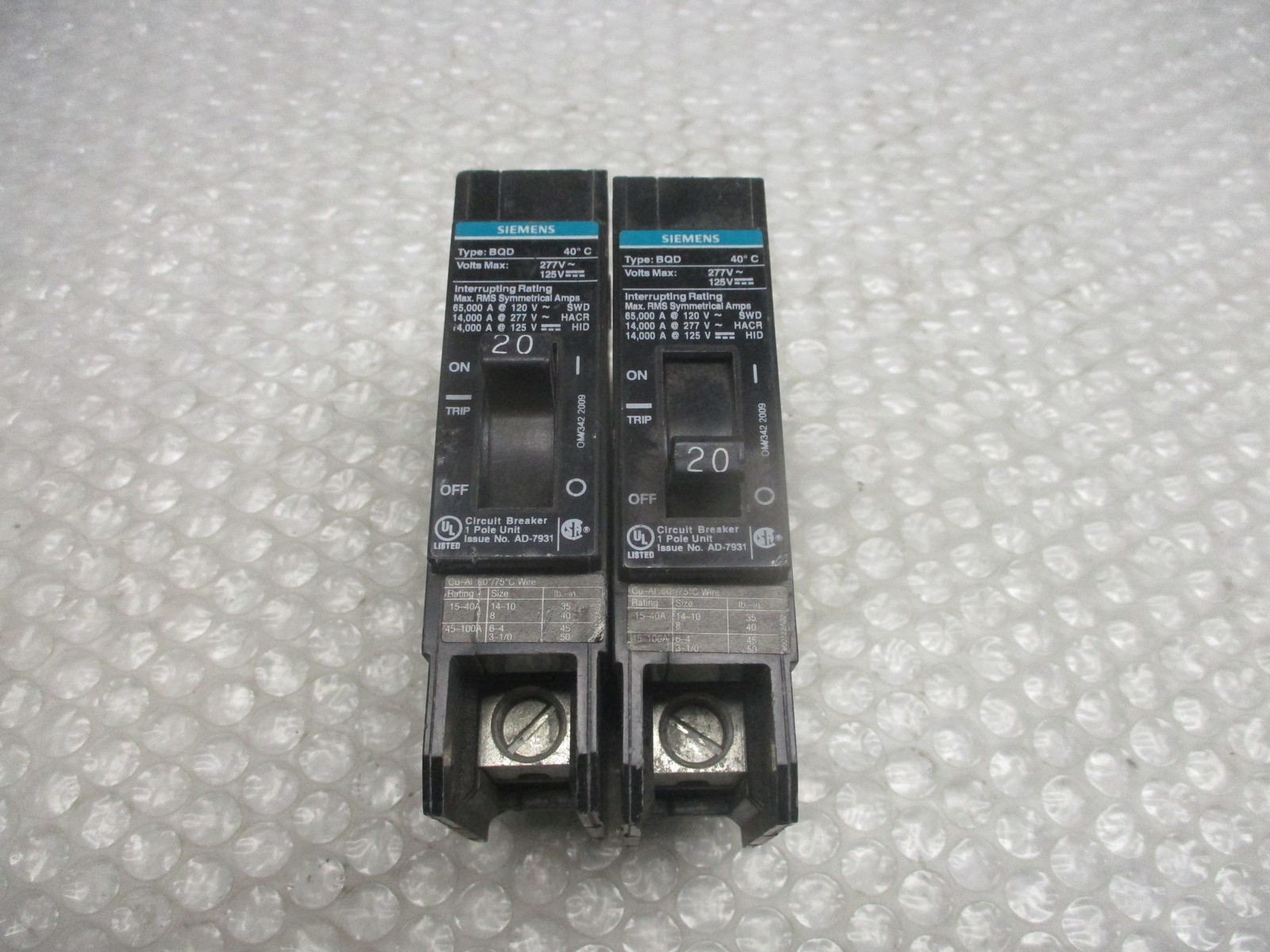 SIEMENS BQD120 BREAKER 1POLE 20AMP LOT OF 2 (AS PICTURED) UNMP
