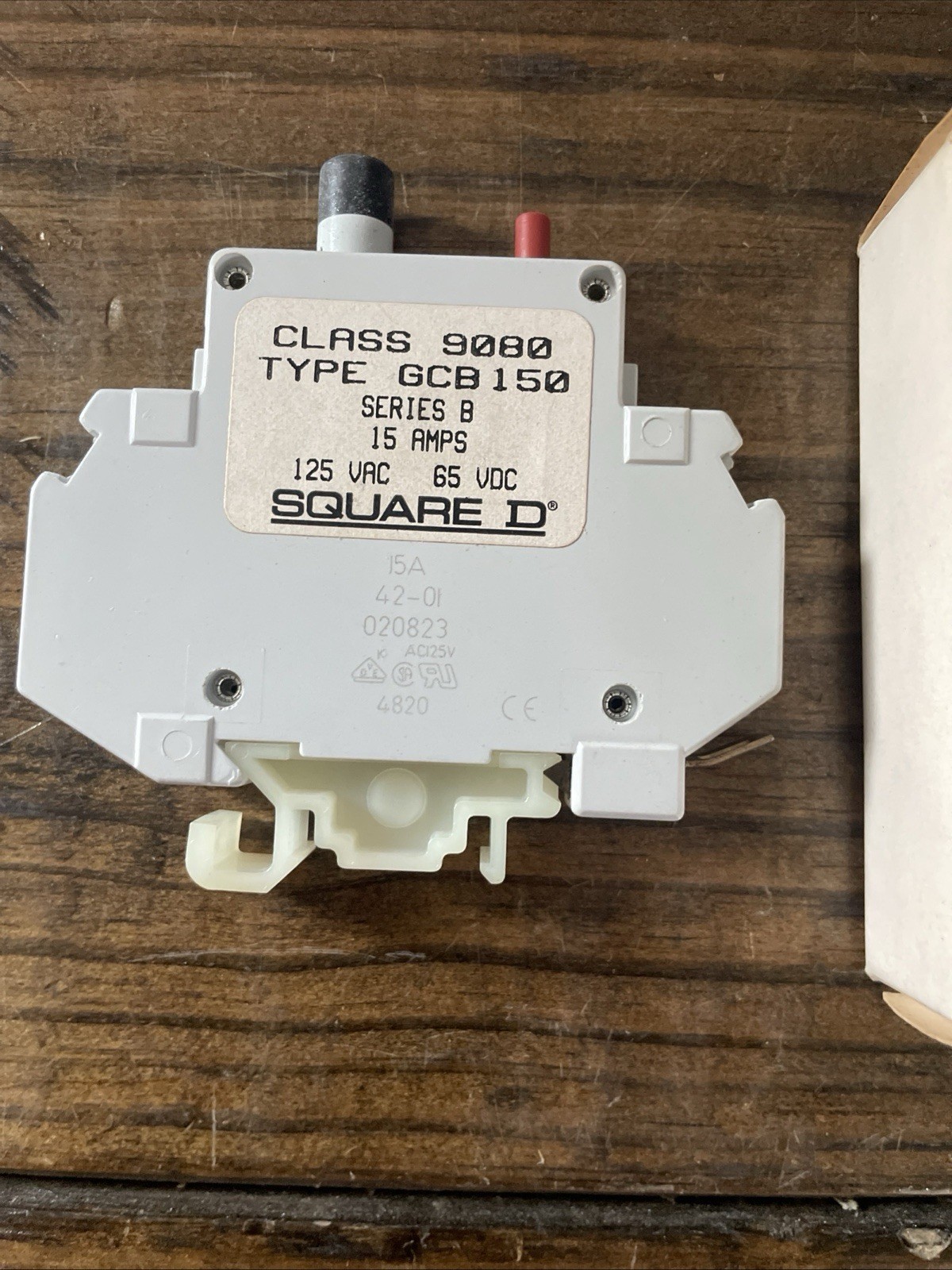 Square D 9080 GCB-150 Circuit Breaker / 15A 125VAC 65VDC Series B / 15 Amps