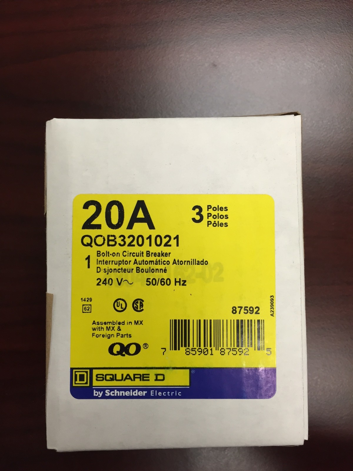 QOB3201021 QOB320-1021 3Pole 20Amps 120/240Volt 120V Shunt Bolt-On Square D NEW