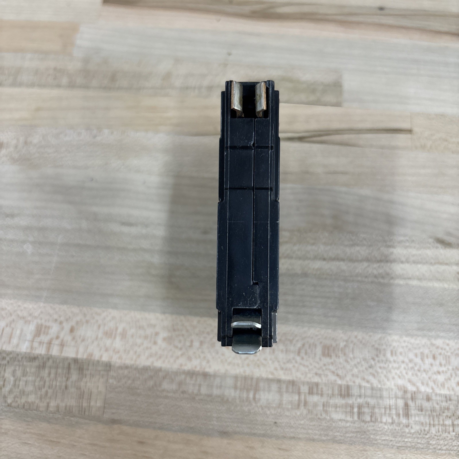  SQUARE D QOB110 CIRCUIT BREAKER, 1 POLE, 10 AMP, 120/240V, 10KA, 50/60HZ, QOB