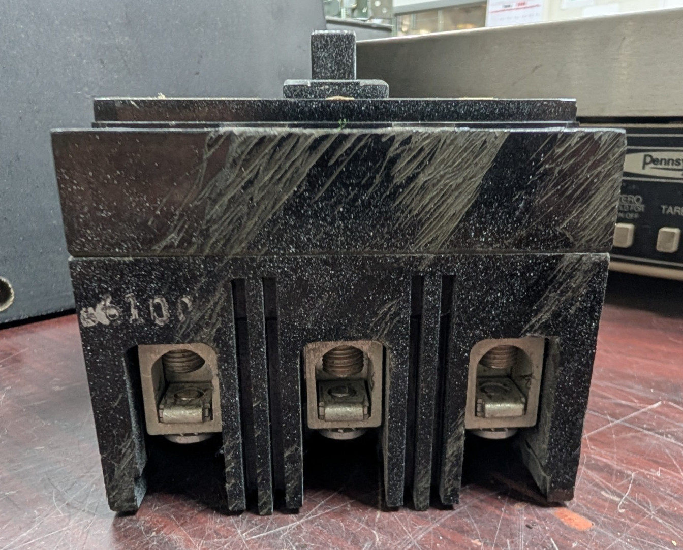 🤪 GE 100 AMP CIRCUIT BREAKER 600 VAC 3 POLE TED136100