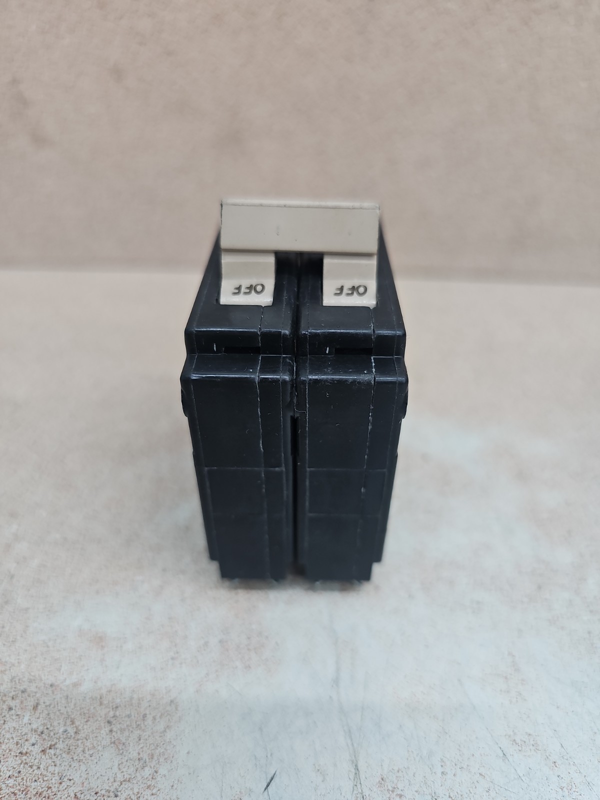Cutler Hammer EATON CH230 2 Pole 30 Amp 120/240V Circuit Breaker
