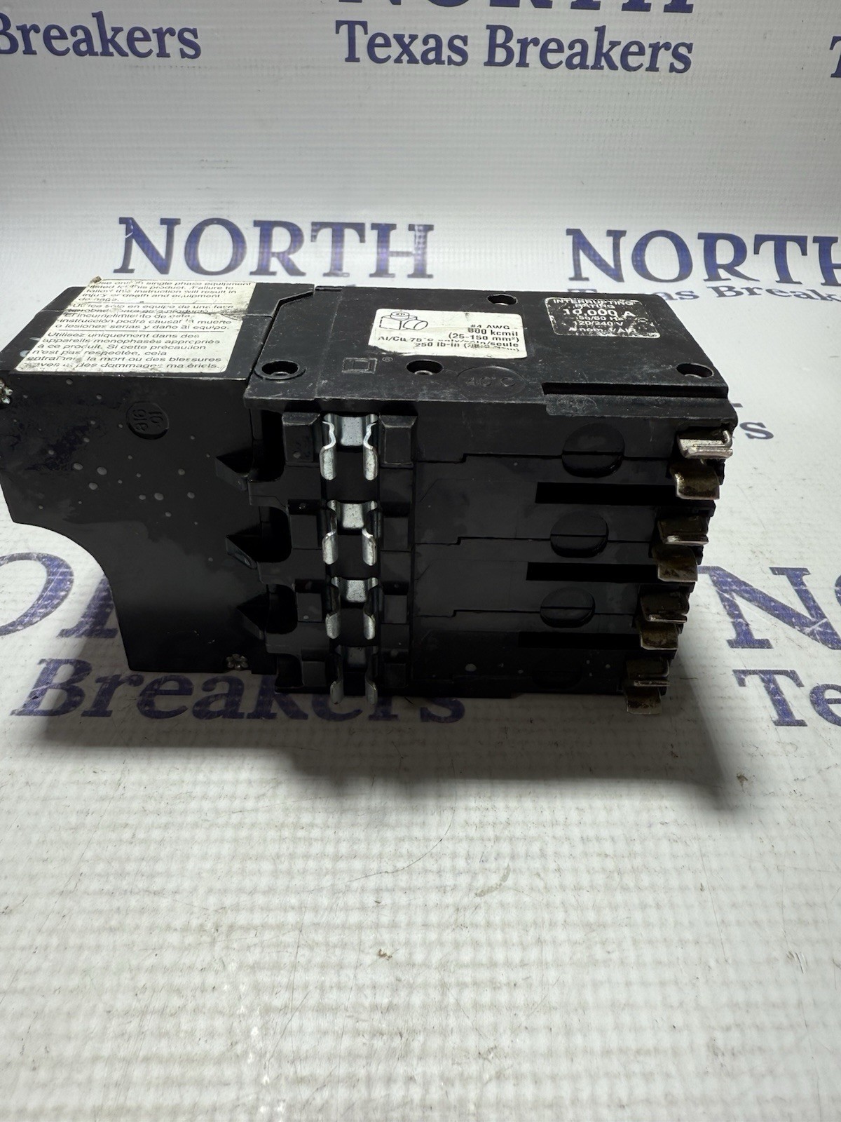 Square D QO2200 Plug-on Circuit Breaker 200 Amp 2 Pole 120/240V 50/60 Hz
