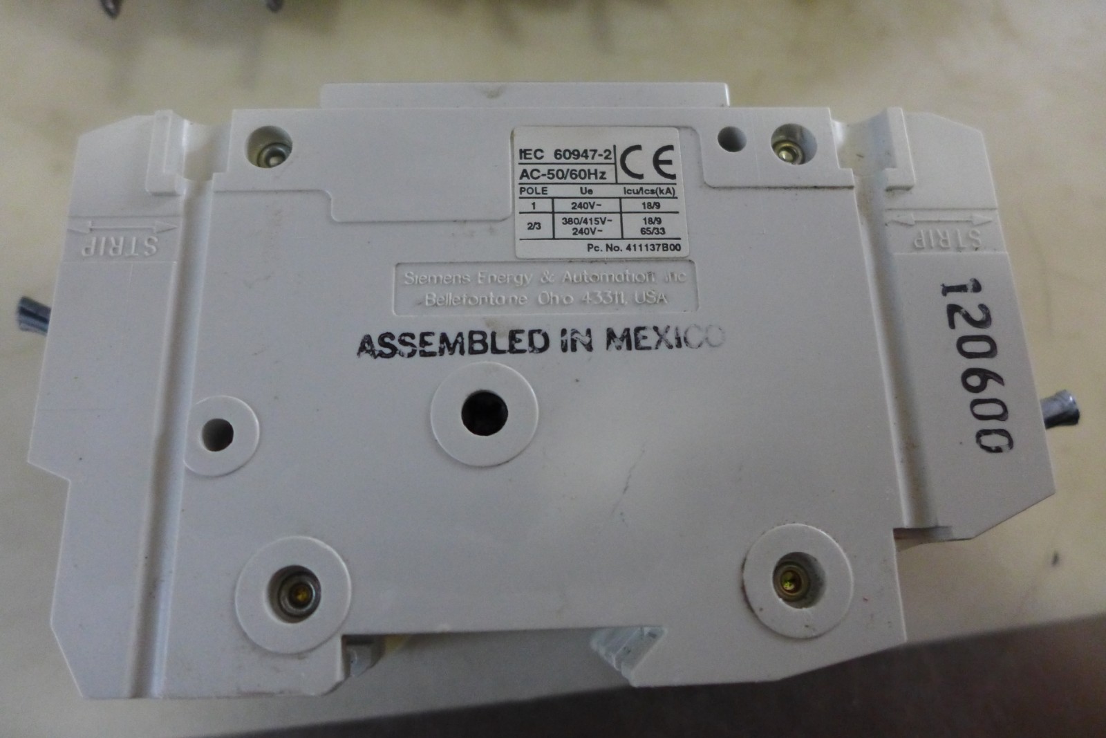 R14 SIEMENS CQD BREAKER 2 POLE SD-9286 480/277Vac 125/250Vdc FREE SHIPPING