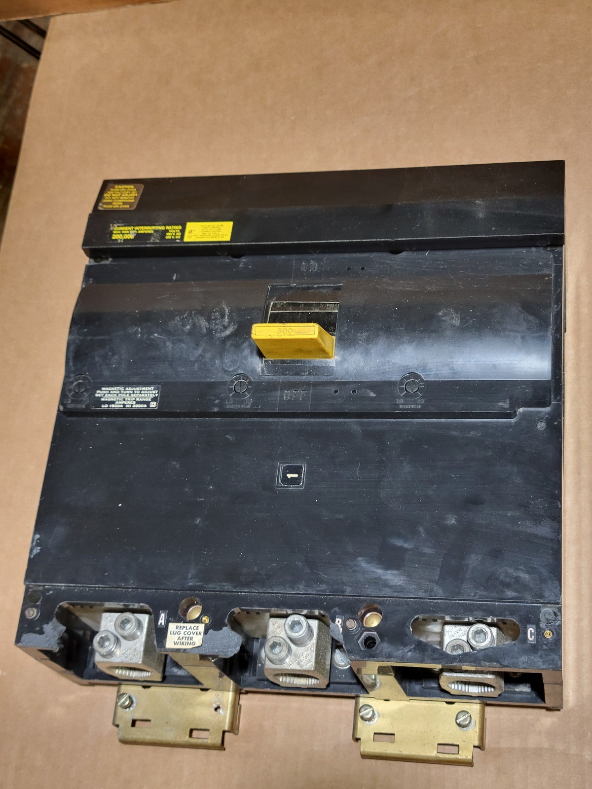 Square D IL34300 I-Limiter Circuit Breaker 300A 3P 480V Type IL