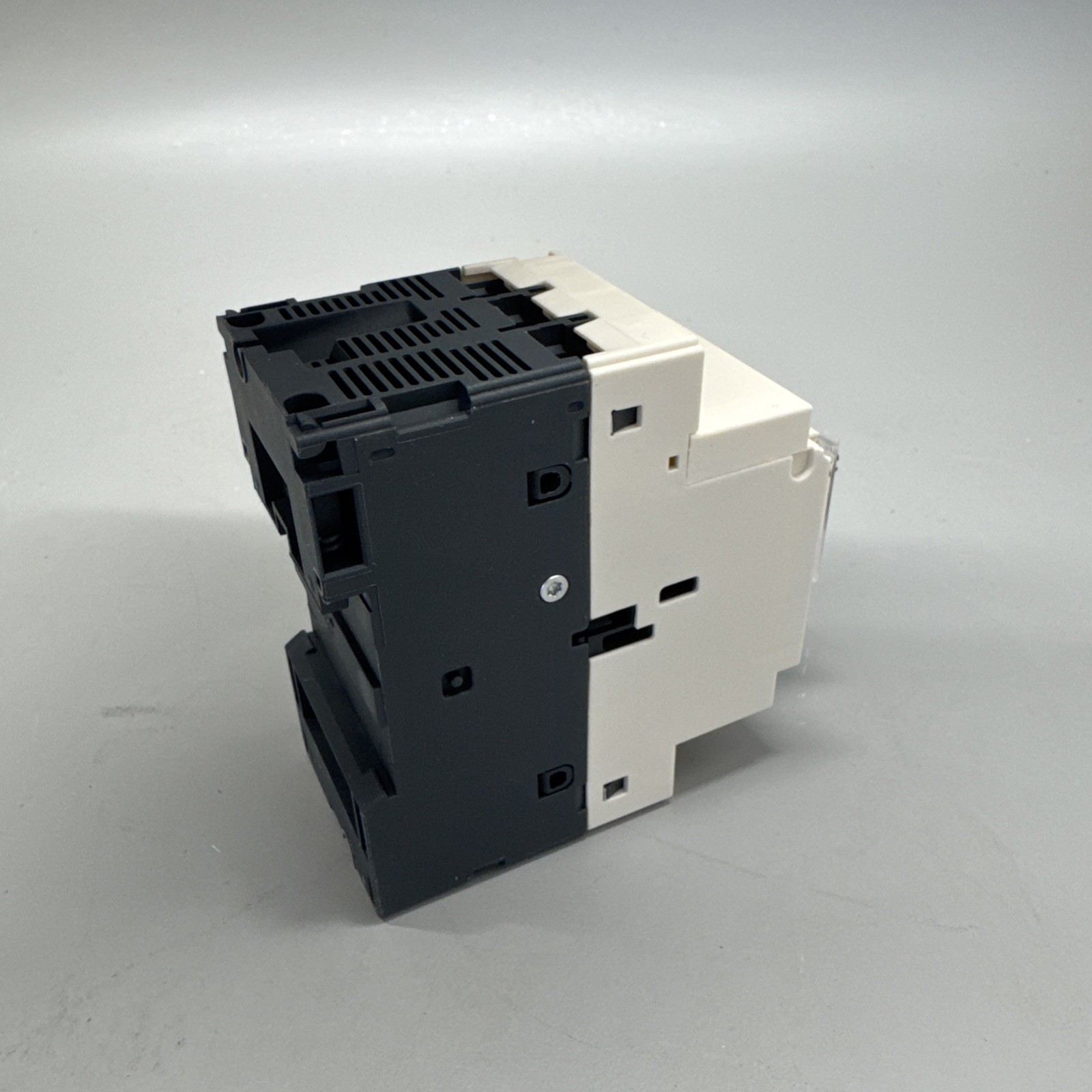 GV2P14 Motor circuit breaker with rotary knob 6-10A manual motor starter NEW
