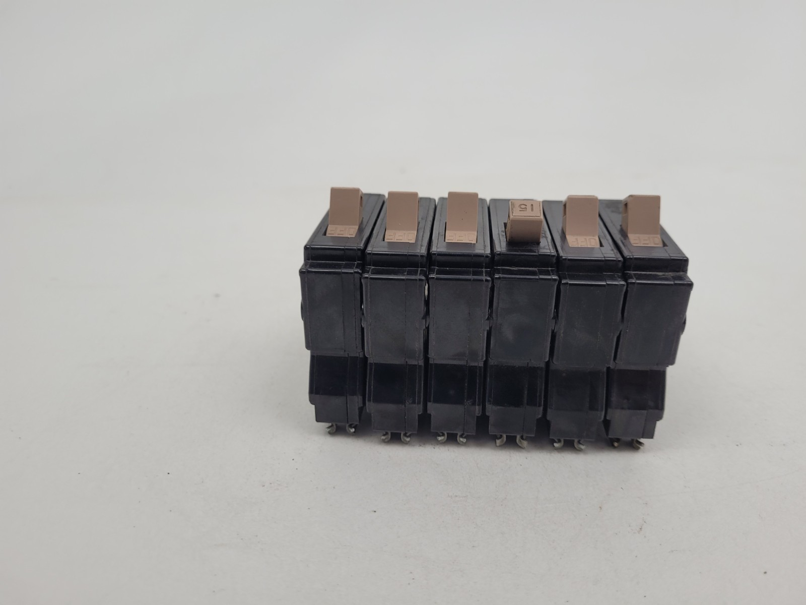 Lot of 6 – CH115 Cutler-Hammer 15A Full Notch Metal Hook Circuit Breaker