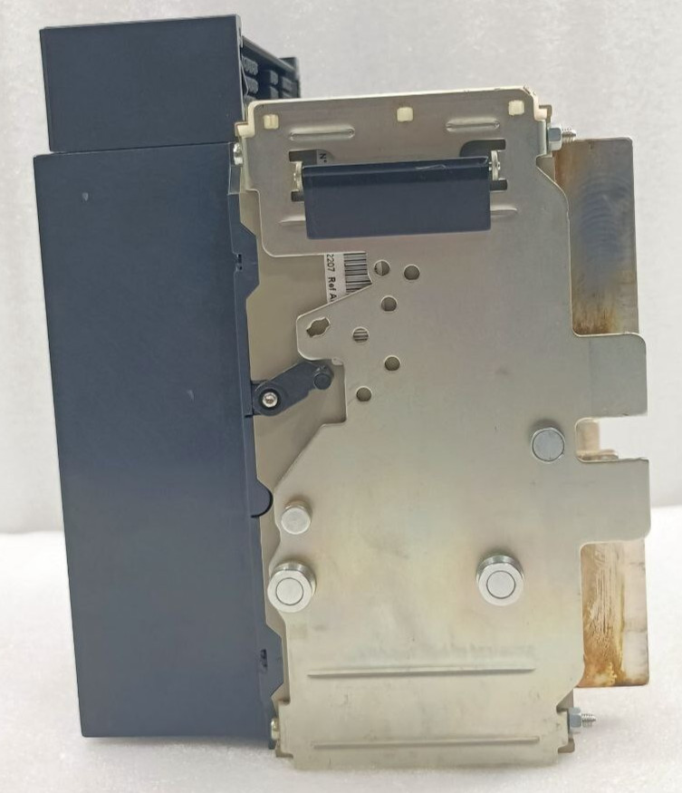 Schneider Electric Masterpact NT10L1 Circuit Breaker 1000A Micrologic 5.0E New