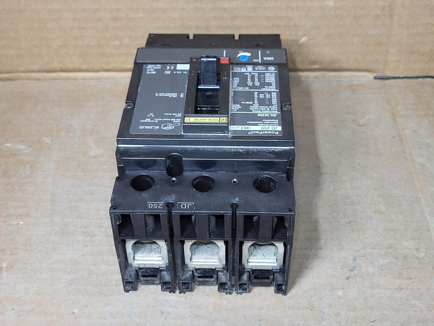 SURPLUS NEW SQUARE D JDL36200 200 Amp, 3 Pole, 600 Volt Circuit Breaker