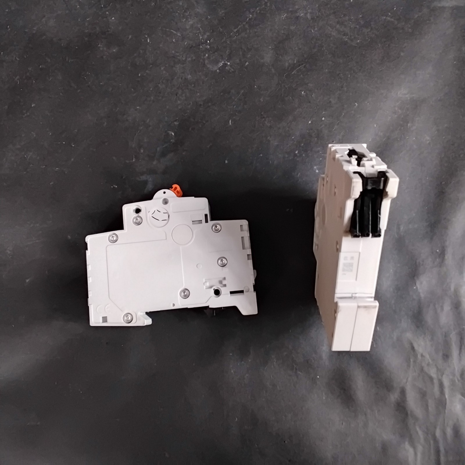 SPRECHER + SCHUH L8-C0.5A CIRCUIT BREAKER- GROUP OF 2 ($14 OBO)