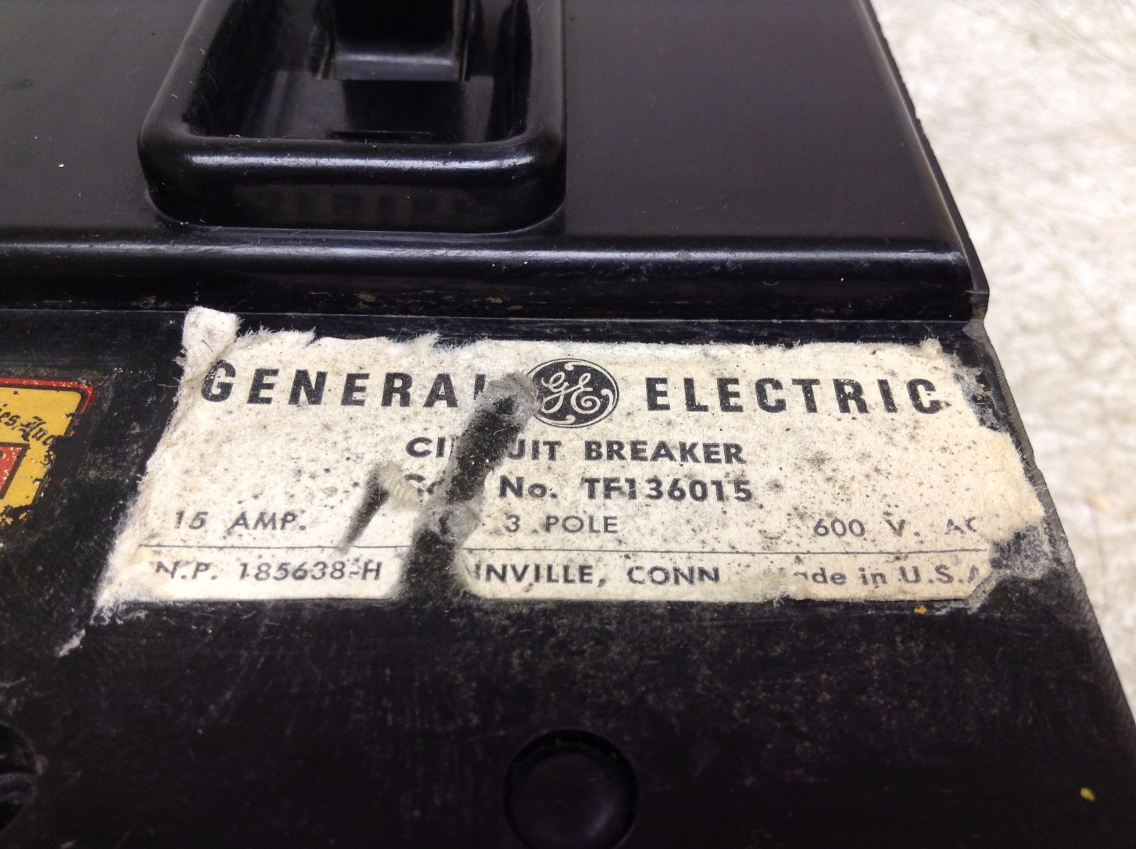 GE General Electric TF136015 600 VAC 15 A 3 Pole Circuit Breaker (OK)