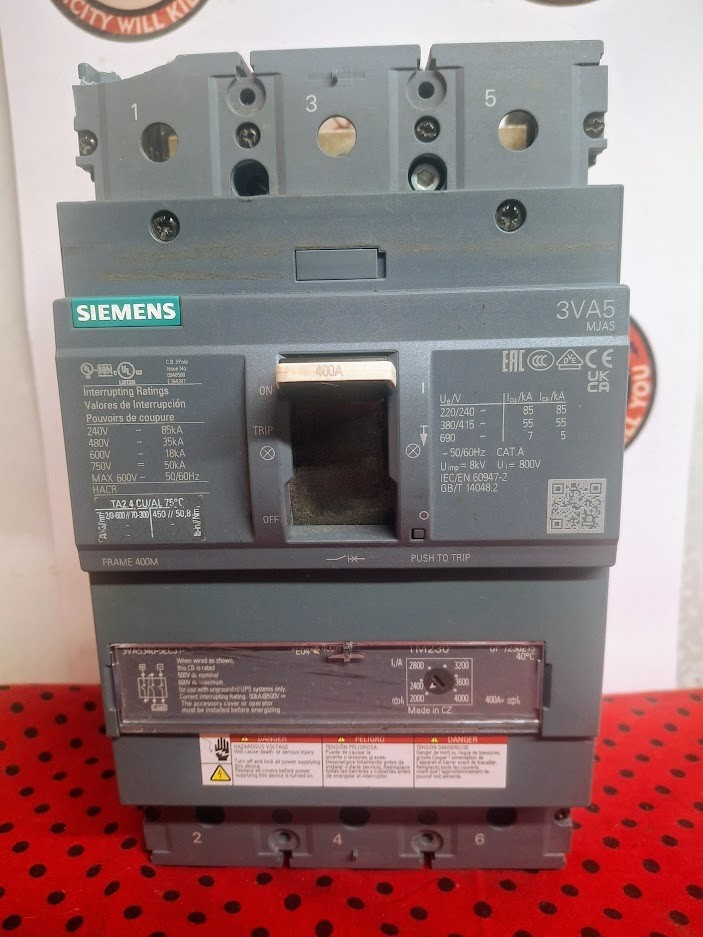 SEIMENS 3VA5340-5EC31-0AA0 400Amp 3-P 600V Circuit Breaker “CHIPPED”