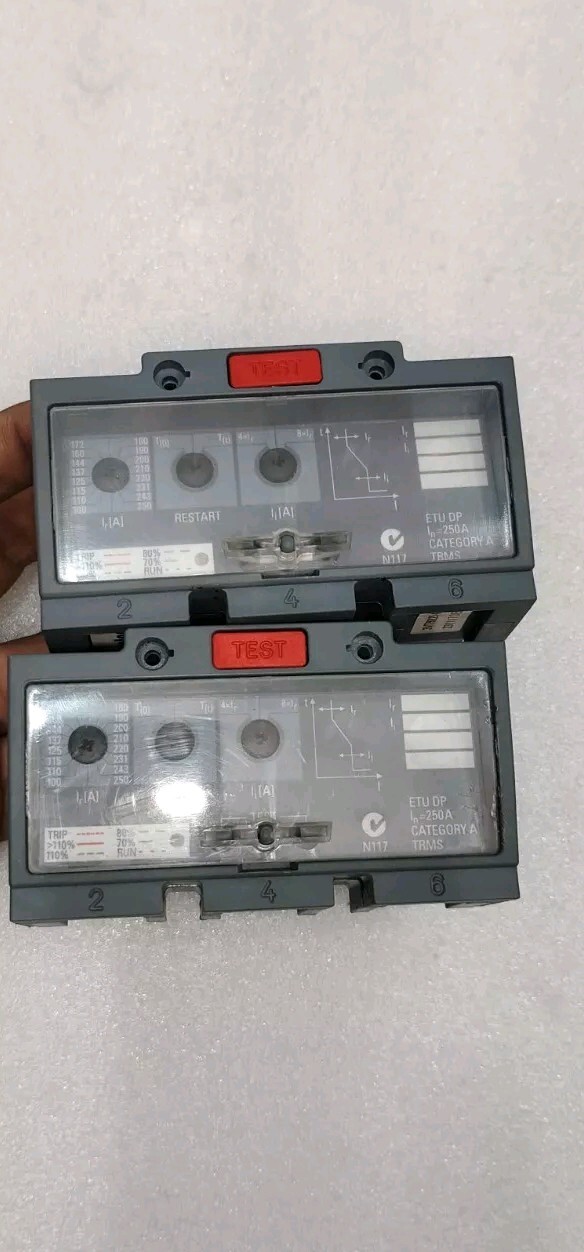 SIEMENS CIRCUIT BREAKER TRIP UNIT 3VT2 3VT9225-6AC00 250A FREE FAST SHIPPING