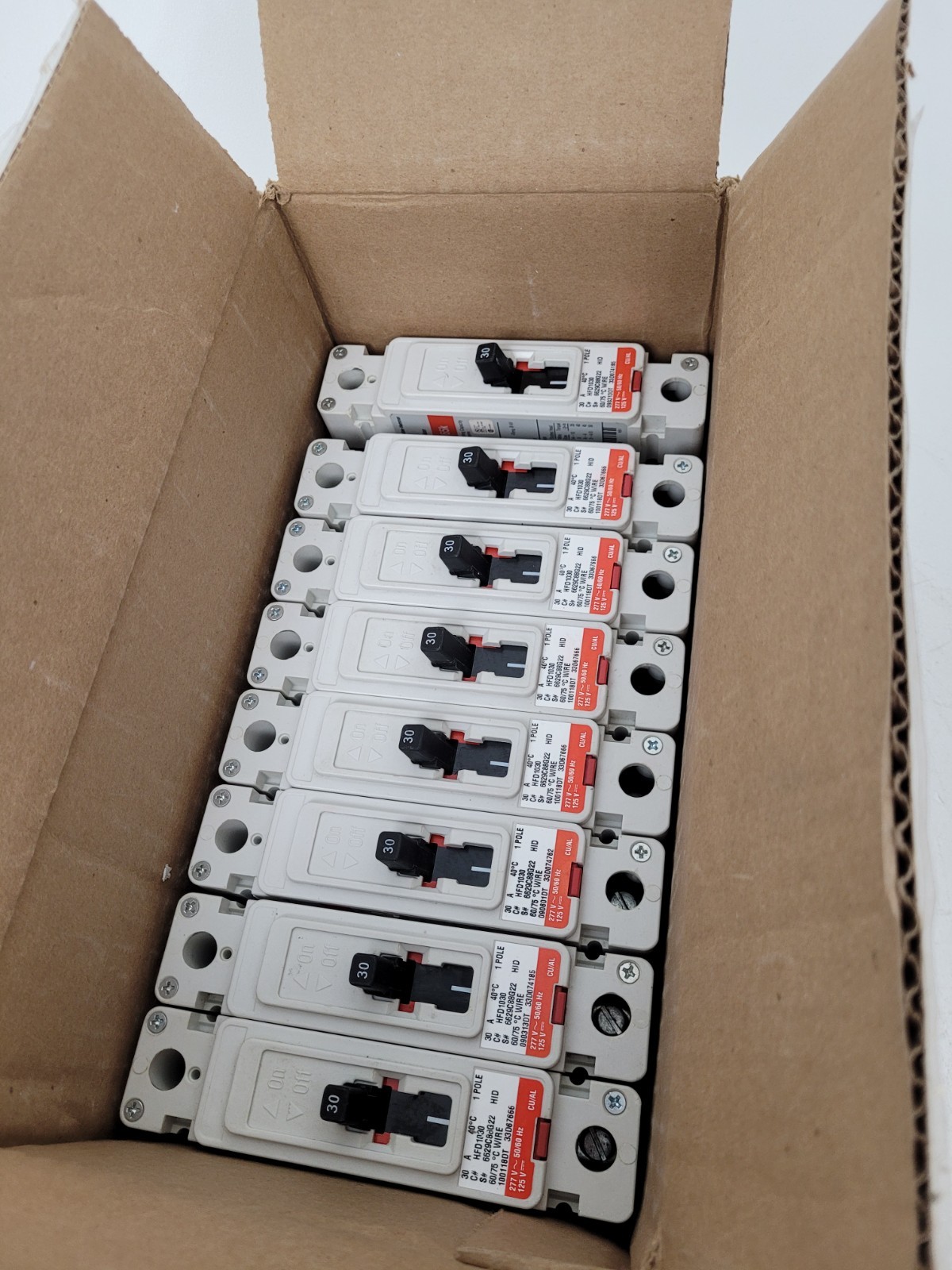 Lot of 8 – HFD1020 Eaton 30 Amp 277 Volt Circuit Breaker – Next Day Option – New