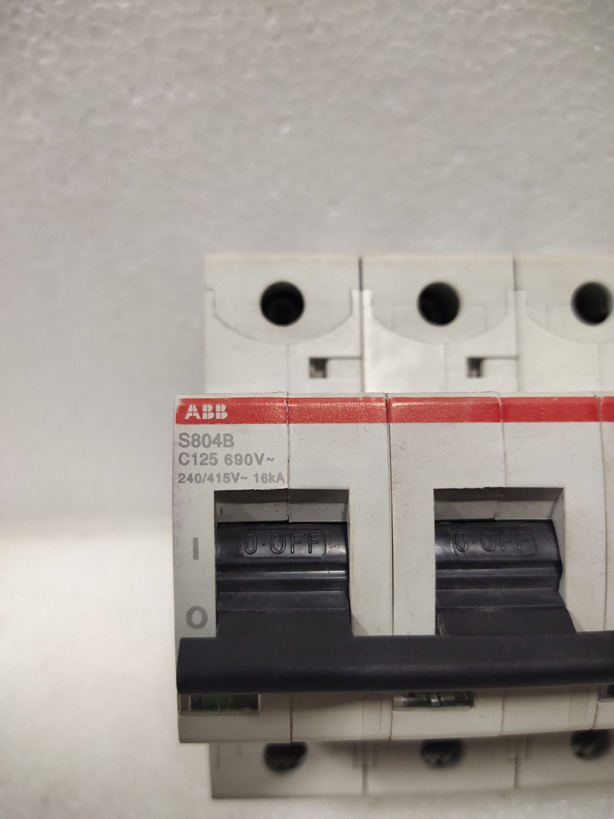 ABB S804B-C125/2CCS814001R0844 4 POLE CIRCUIT BREAKER MADE IN SWITZERLAND