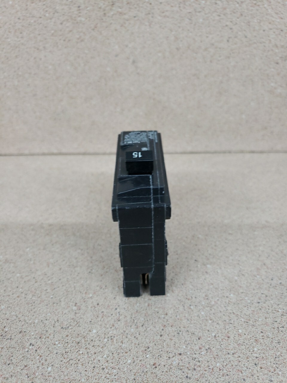 1) MP115 15-Amp Single Pole 120 Volt Type MP-T Circuit Breaker