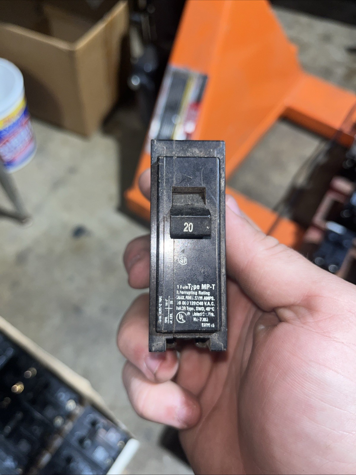 Murray Type MP-T 20A 1-Pole 120V Residential Circuit Breaker – Black
