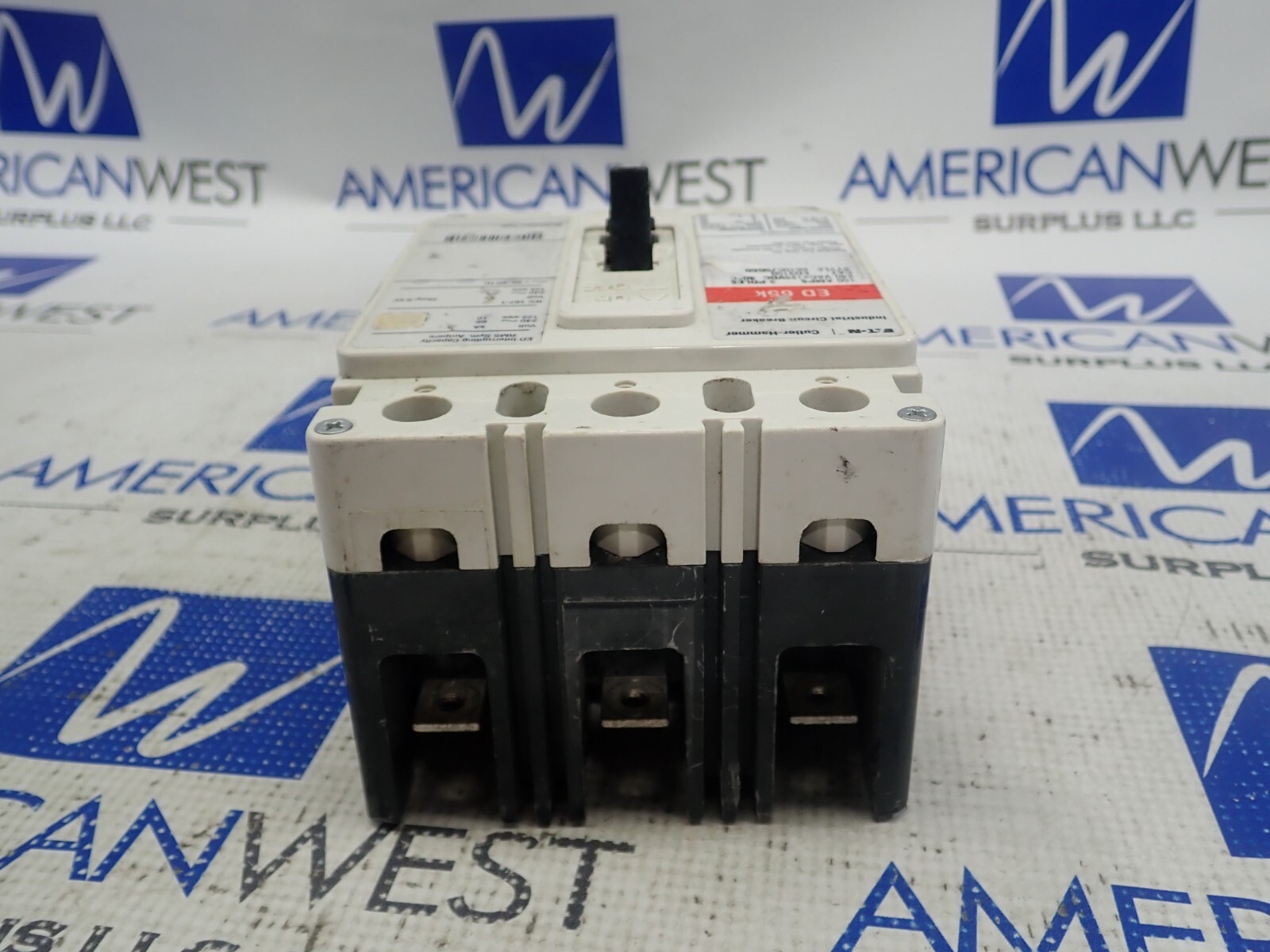 Eaton/CUTLER HAMMER ED3150 Circuit Breaker 3 POLE 150A 240V 65K *TESTED* chip
