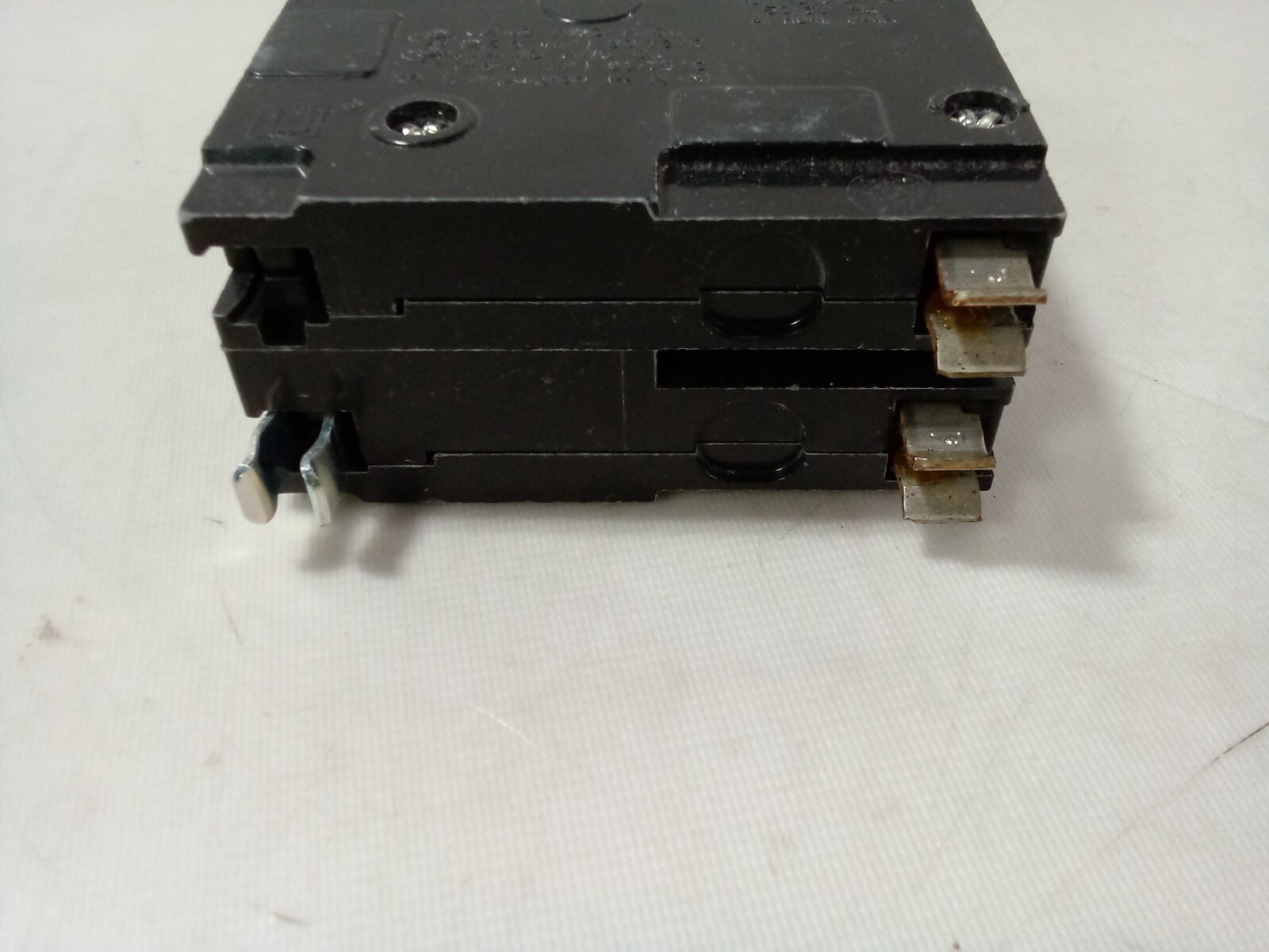 Square D DP-4075 HOM 10KA 120/240V 50/60 Hz Single Pole 15 Amp Circuit Breaker