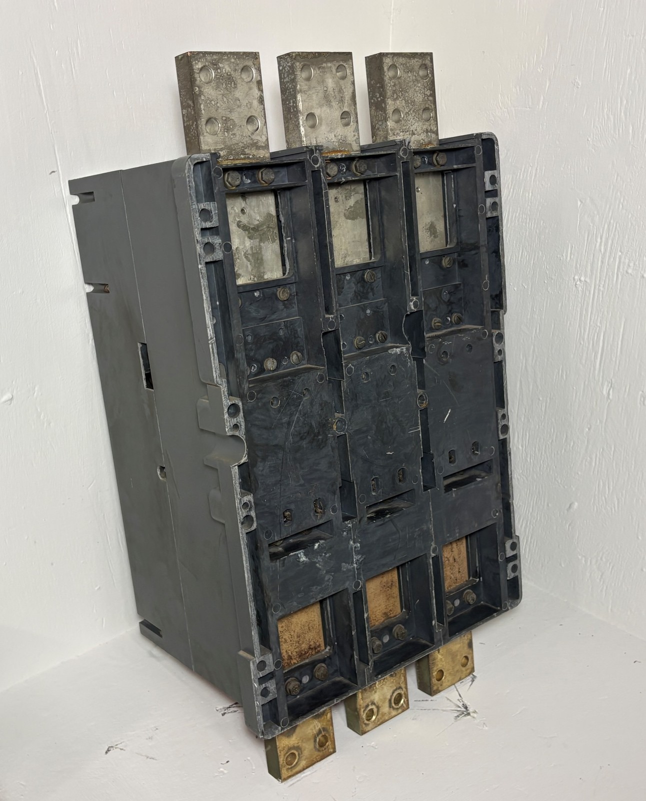 Cutler-Hammer SPBR325F SPB 100 2500A LSI Circuit Breaker 3P 600V 2500 Amp SPB100