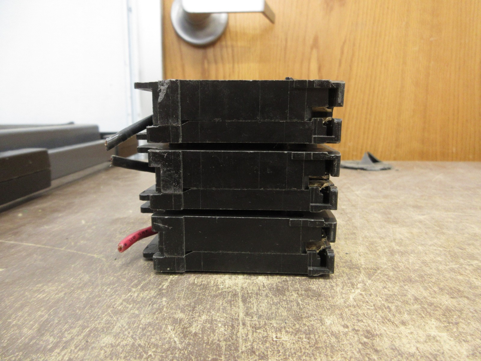 Siemens Type QP Clip-On Circuit Breaker Q330 30A 240V 3P *Chipped* Used