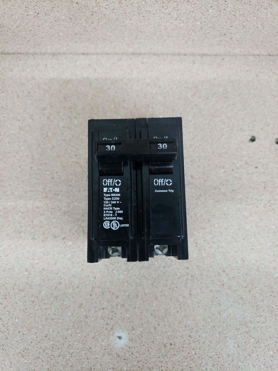 1) New Take Out! Eaton BR230 30Amp 2 Pole Standard Trip Circuit Breaker