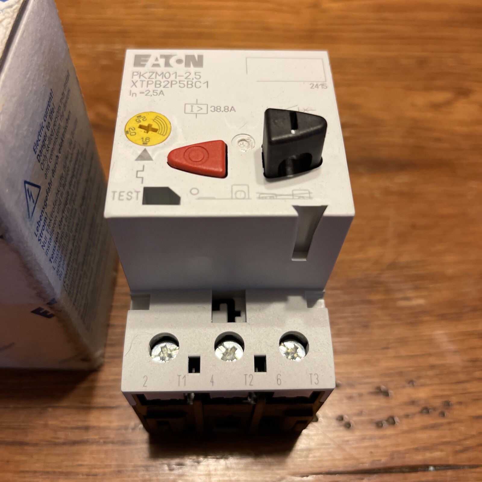NIB EATON Motor Protector Circuit Breaker PKZM01-2,5
