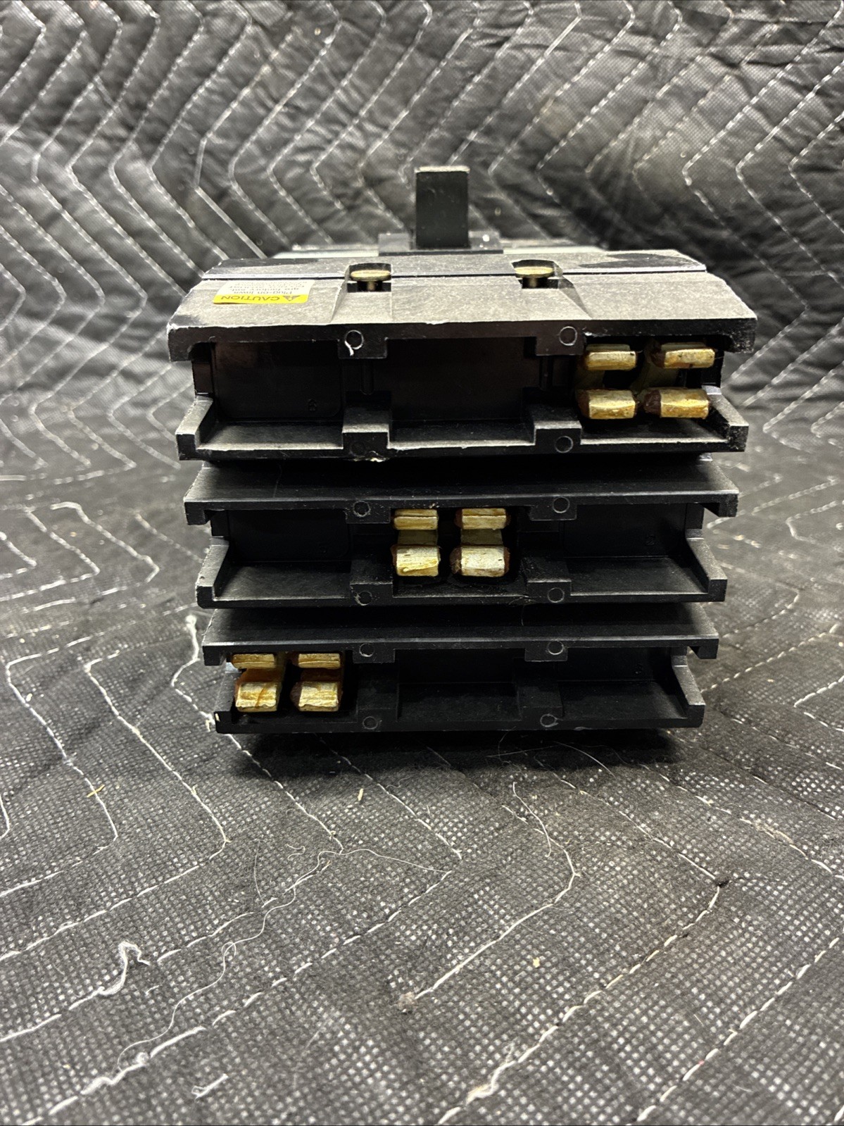 SQUARE D KC34225 225 amp 3 pole 65kA@ 480 V, I line Circuit Breaker molded case
