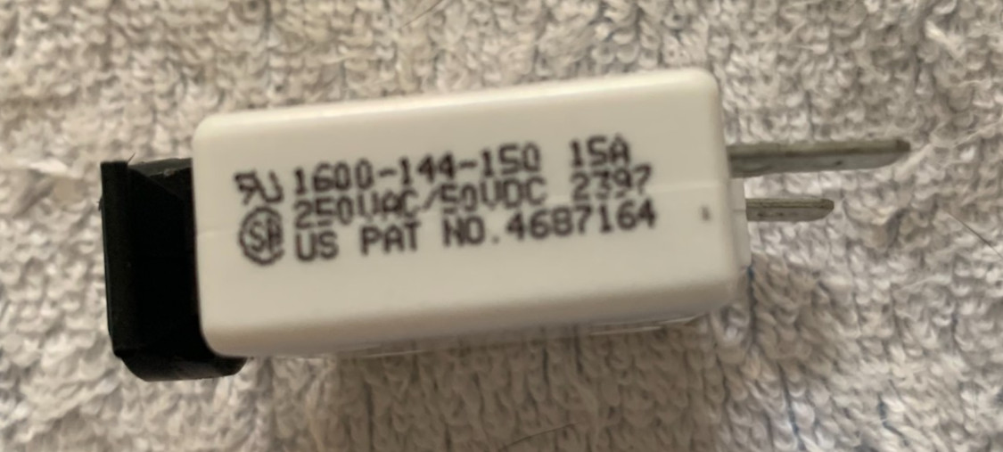 1600-144-150 Push to reset 15 amp 250vac circuit breaker, Snap In Mount, NOS