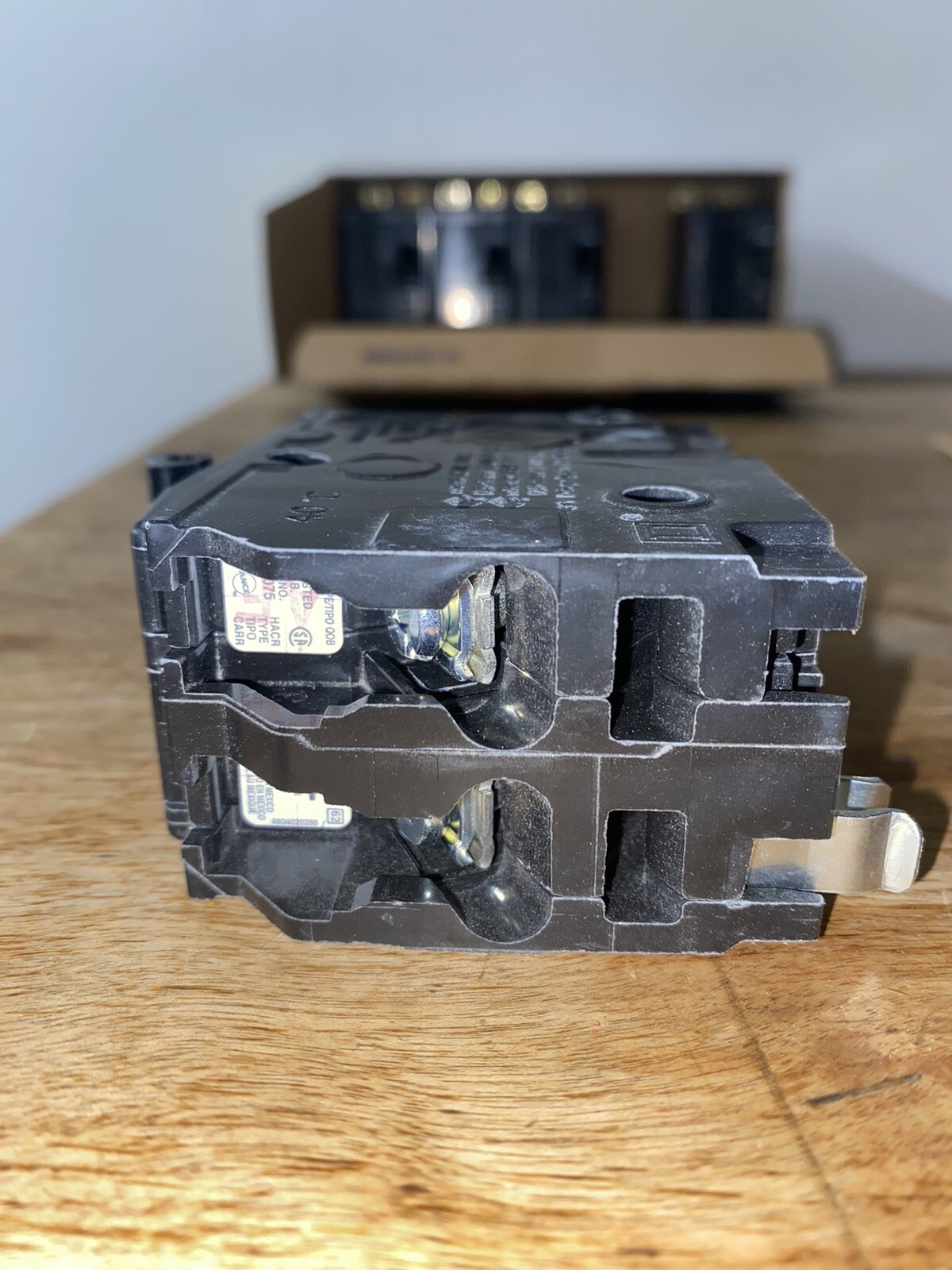 SQUARE D QOB220 Bolt-On Circuit Breakers – 20 AMP 2 POLE (BRAND NEW BOX of 5)