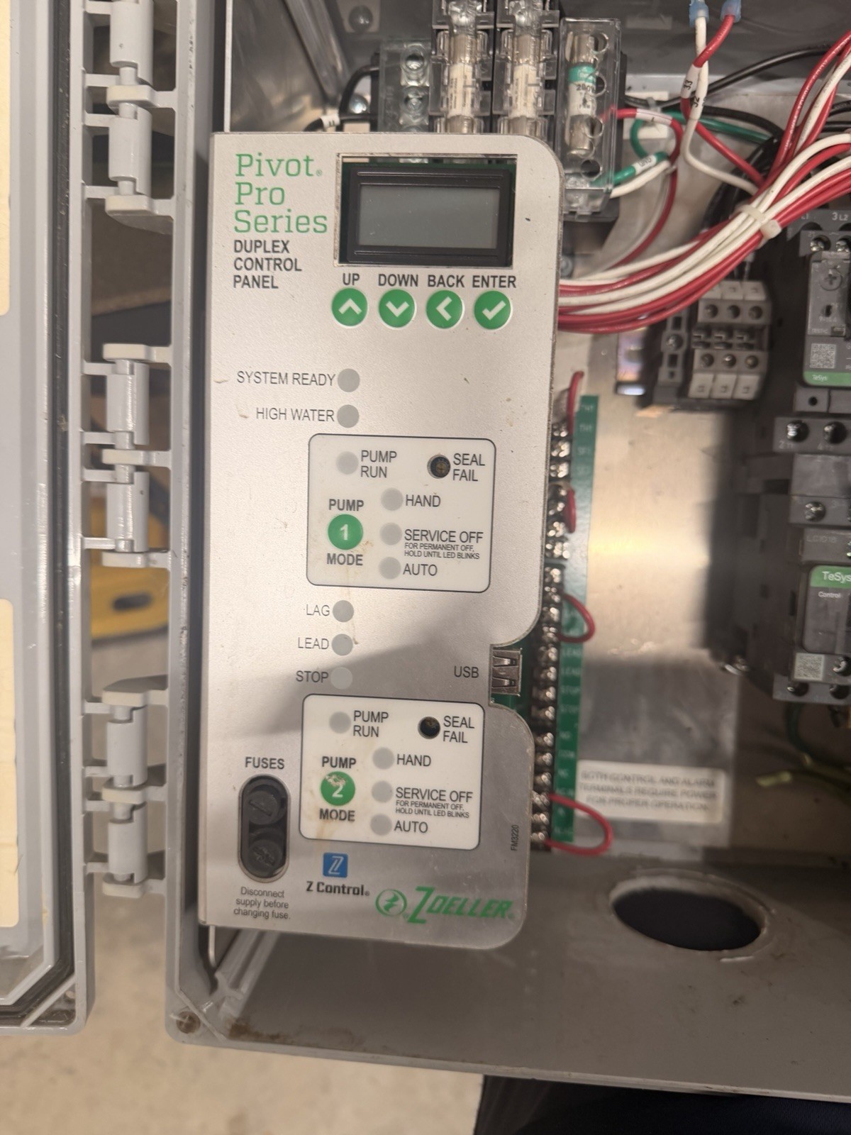 Zoeller 124F4-0001, Pivot Pro, 200/230/460 Volts, 3 Ph, 4.0-6.3 Amps, NEMA 4X