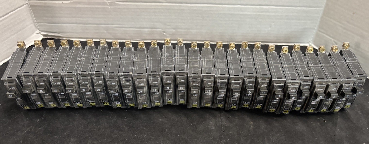 LOT OF 26 – SQUARE D CIRCUIT BREAKER 20A 1 POLE UNIT 10kA 120/240V DP-4075 QOB ✅