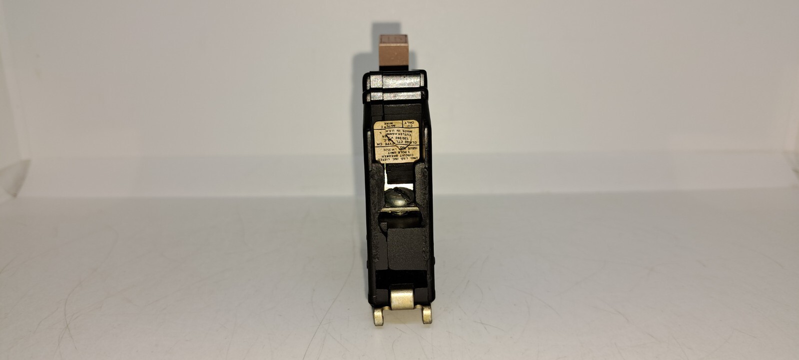 Cutler Hammer CH115 15 Amp 1 Pole 120/240V METAL FOOT Type CH Circuit Breaker