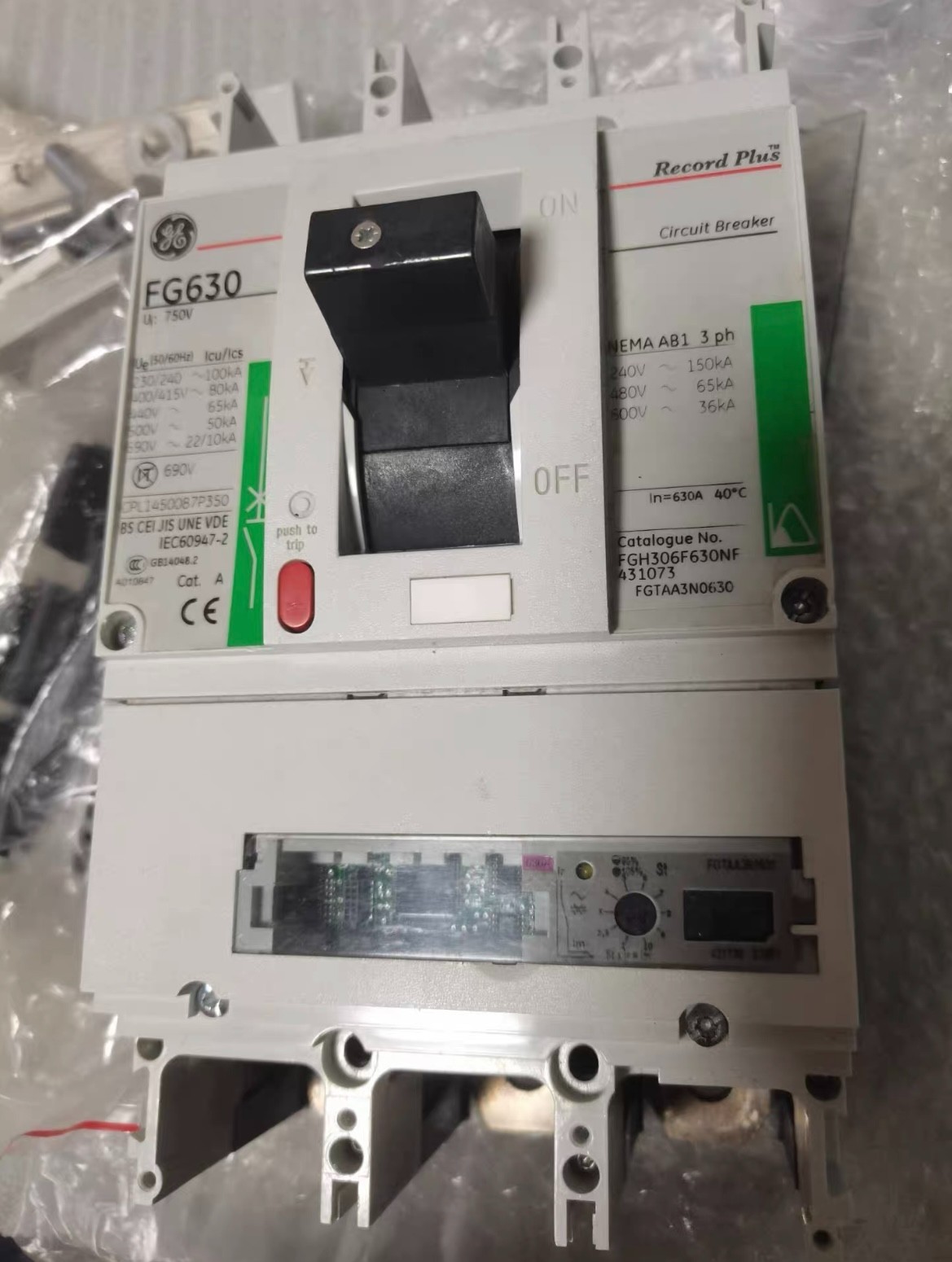 GE molded case circuit breaker FGH306F630NF Brand new origina