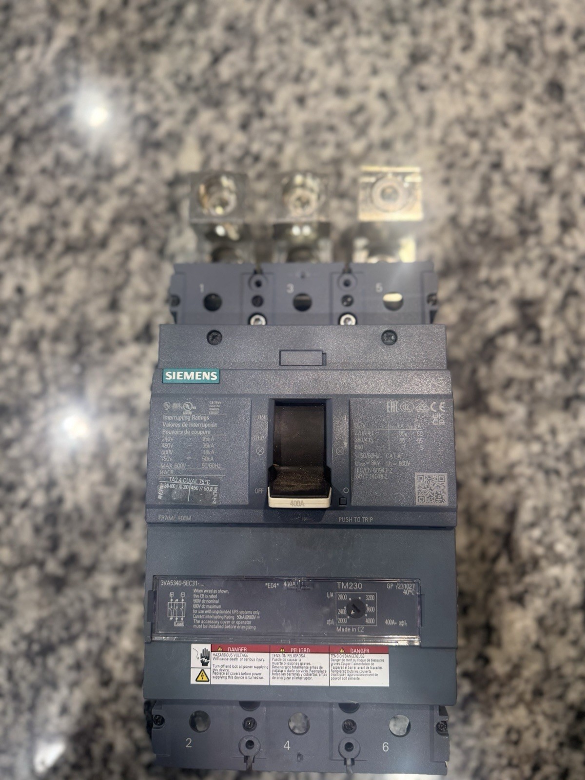 Siemens 3VA5340-5EC31-0AA0 Circuit Breaker 400A 3-Pole 600V + TM230 Trip Unit
