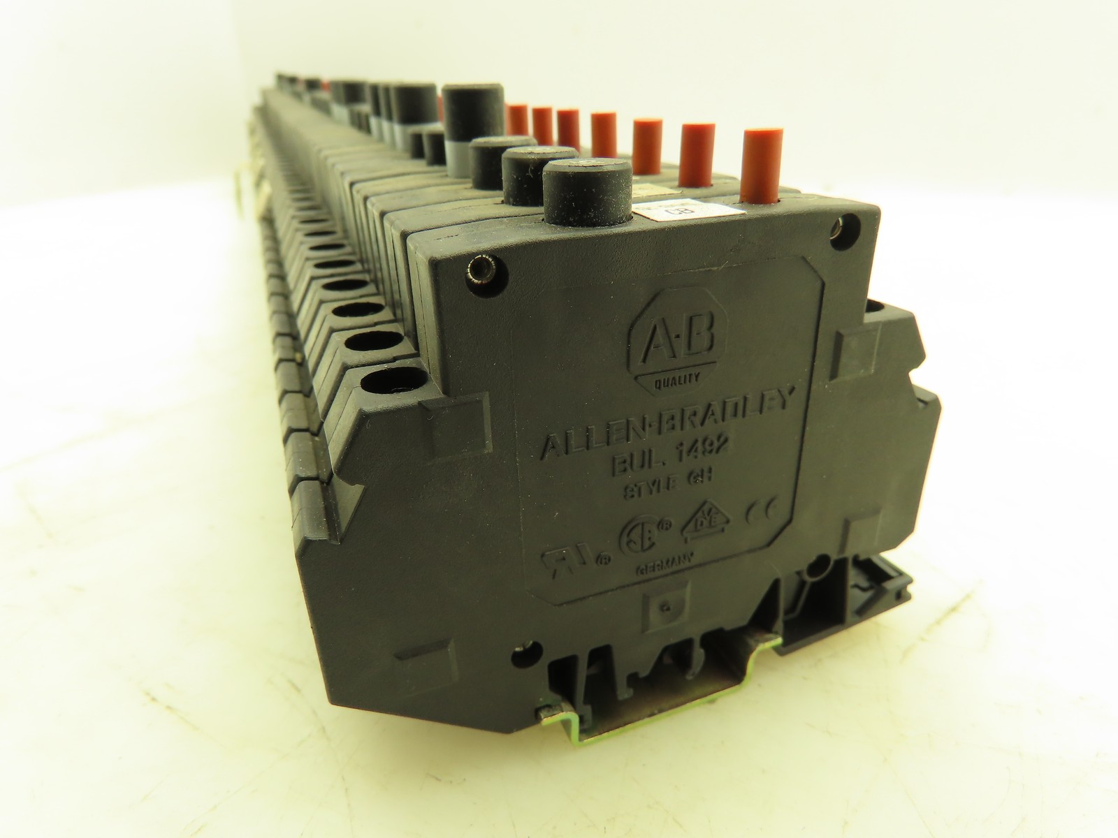 Allen Bradley 1492-GH015 Din Rail 1.5A Circuit Breaker Ser B 250V Lot of 50