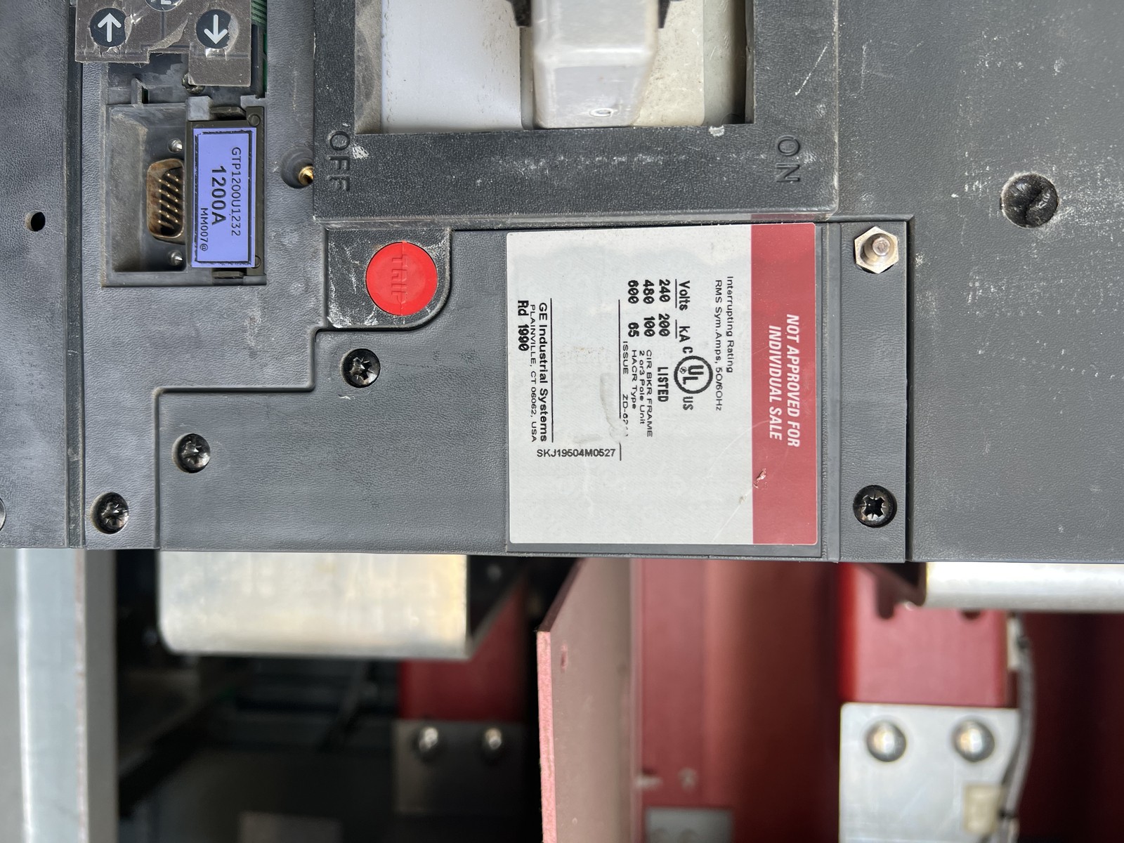 1200 amp commercial metering switchboard main 4000a bus rated indoor