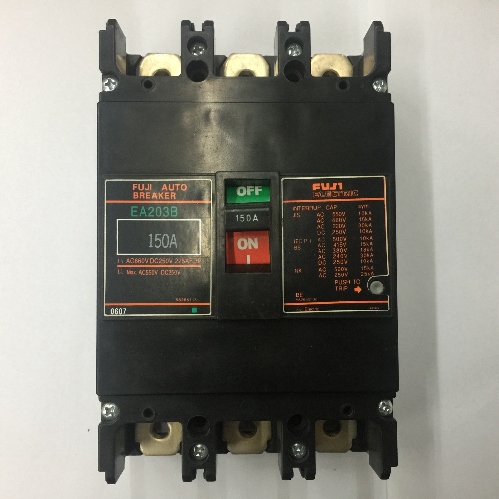 EA203B Molded Case Circuit Breaker 3P 150A