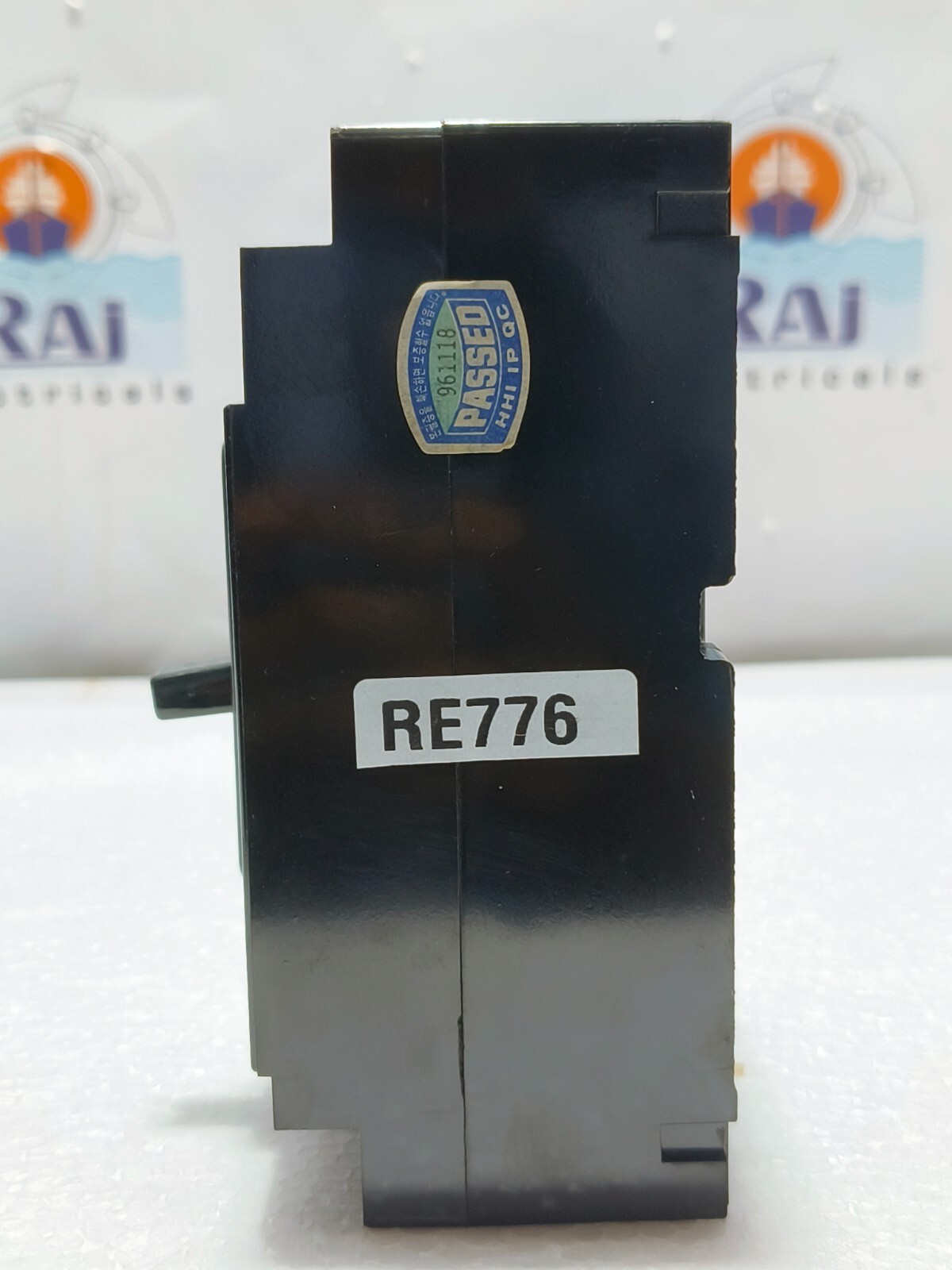 HYUNDAI HBS-63C, 20A, CIRCUIT BREAKER 60AF AC440V 7.5KA MCCB 3P (Free Shipping)