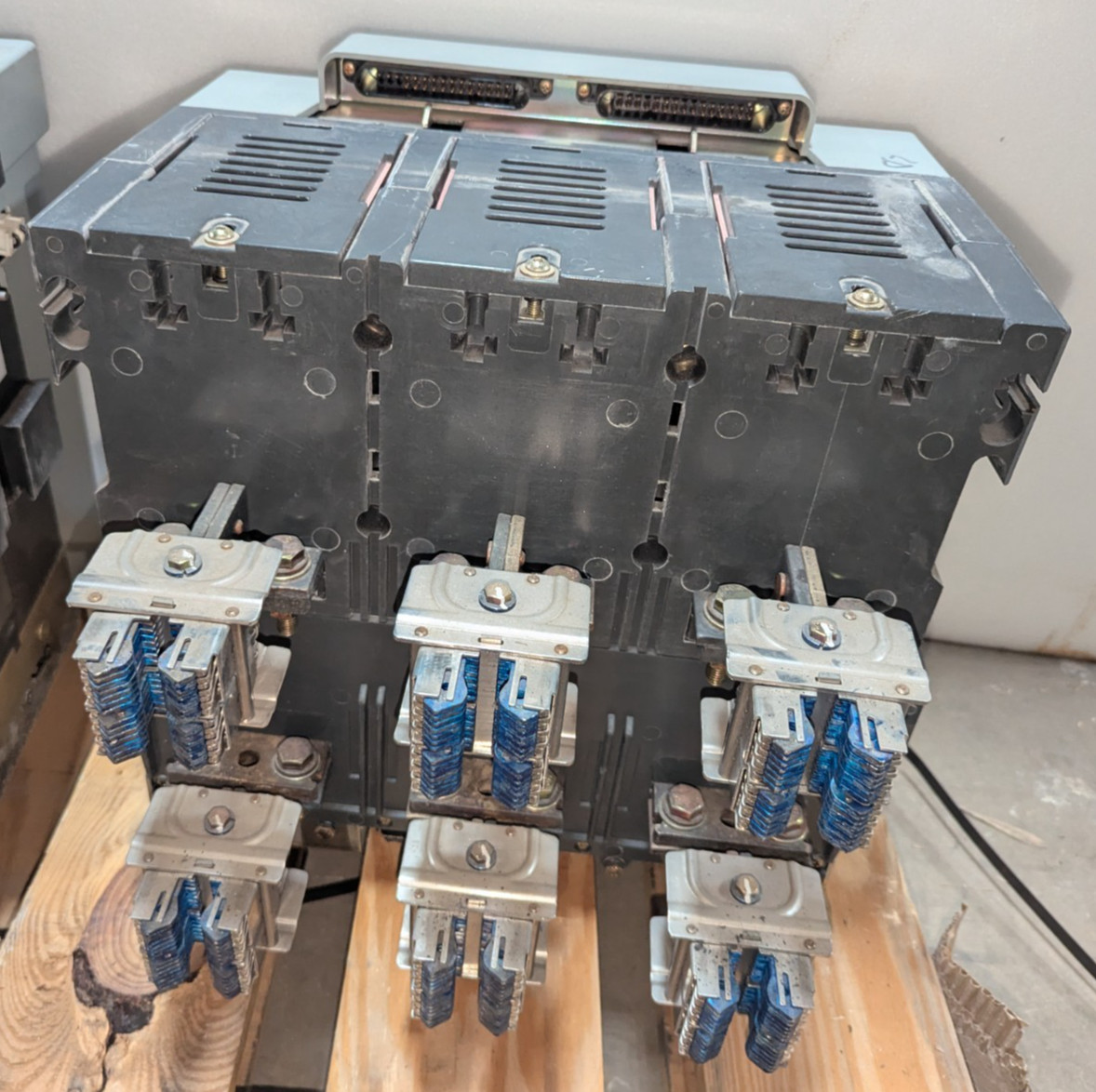 EATON CUTLER-HAMMER MAGNUM DS MDS6163WEA 1600AMP LOW VOLTAGE AC CIRCUIT BREAKER