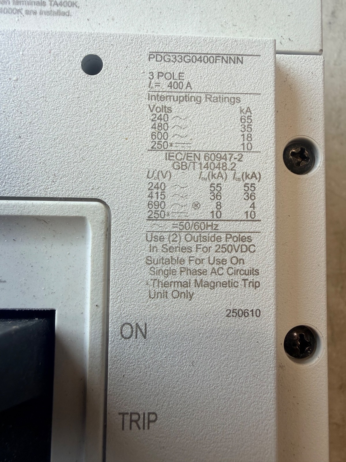PDG33G0400FNNN EATON POWER-DEFENSE 3 POLE 400A W/ PDG3XPXR30250B2N 250 TRIP UNIT