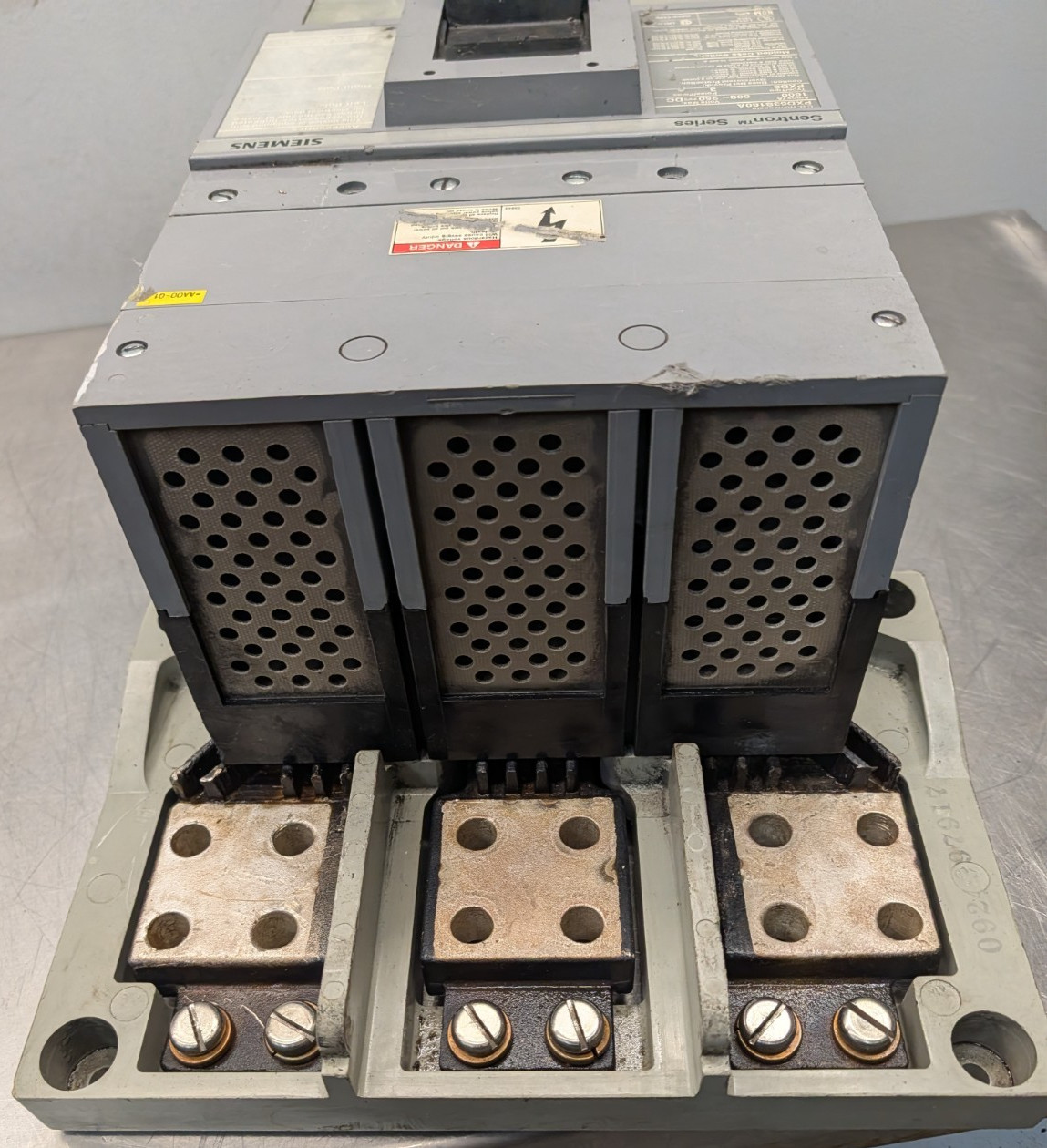 Siemens PXD63S160A 1600 Amp Sentron Molded Case Switch Breaker MB9301 PD/RD