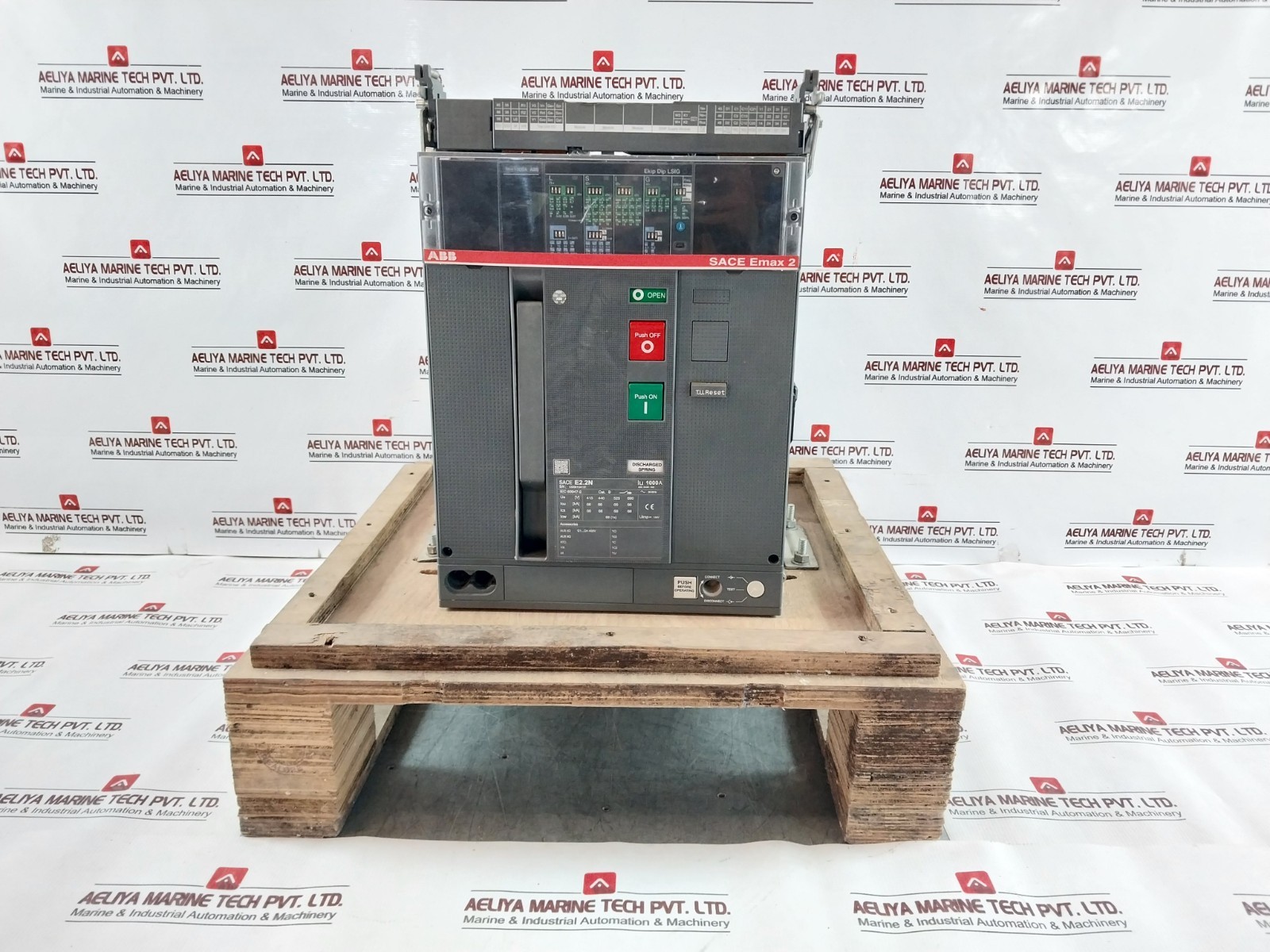 ABB E2.2N Air Circuit Breaker 1000A IEC 60947-2 24V DC 50-60Hz 12kV
