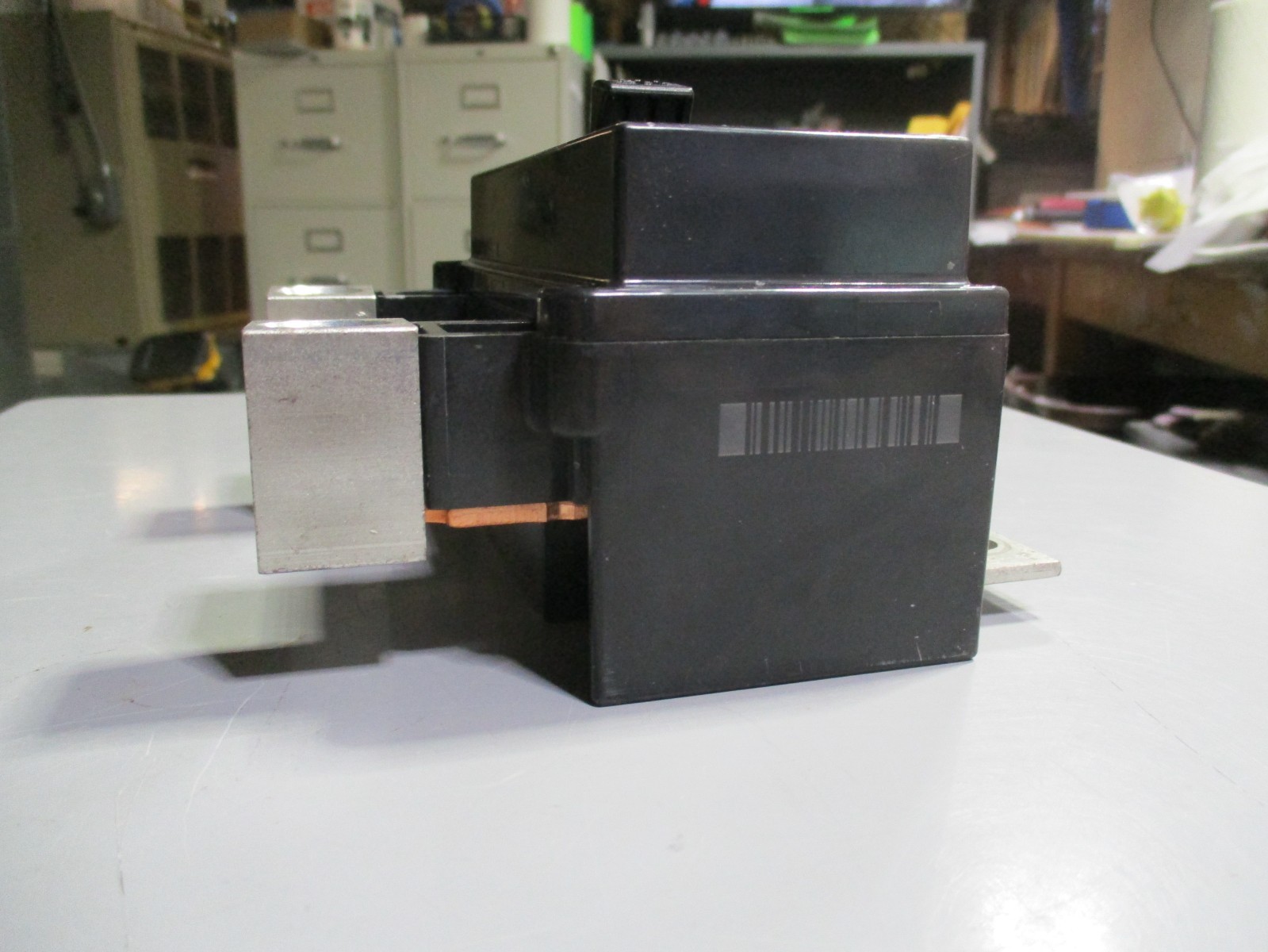Square D 2 Pole 200 Amp Main Circuit Breaker 120/240 V 50/60 Hz QOM2200VH