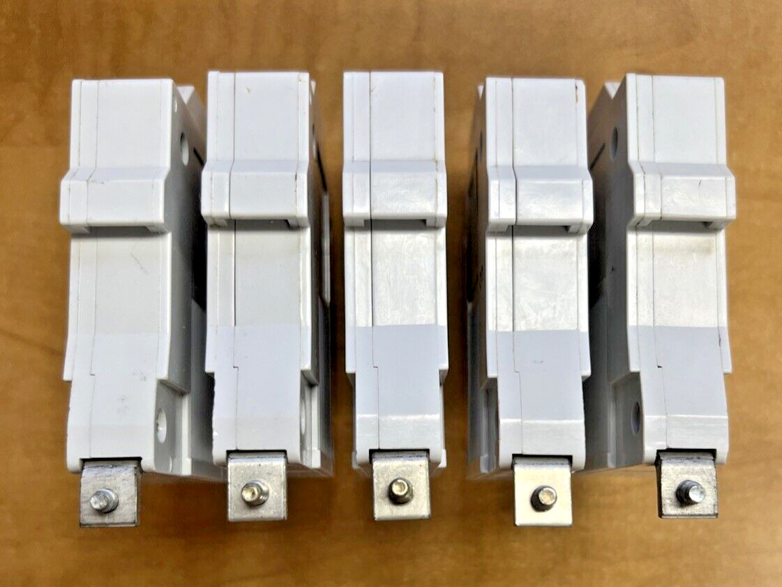 Commander QBH115 **Lot of 5** Sylvania 1 Pole 15A Breaker (black & white)